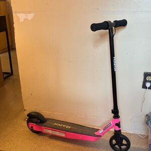 Razor scooter E90 for kids